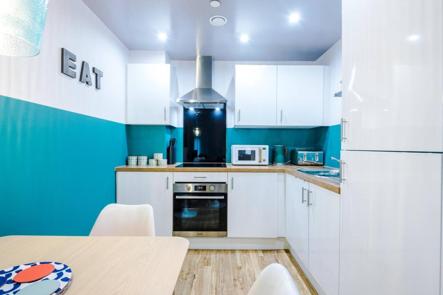 High Reviewed 1-Bed With Parking Central Location Liverpool Buitenkant foto