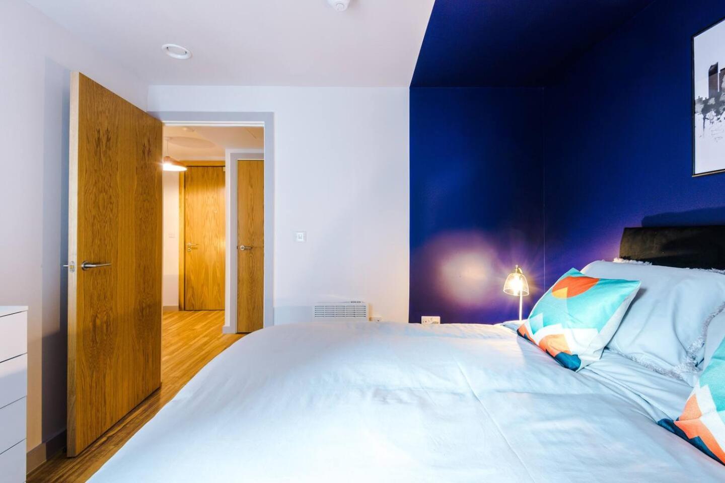 High Reviewed 1-Bed With Parking Central Location Liverpool Buitenkant foto