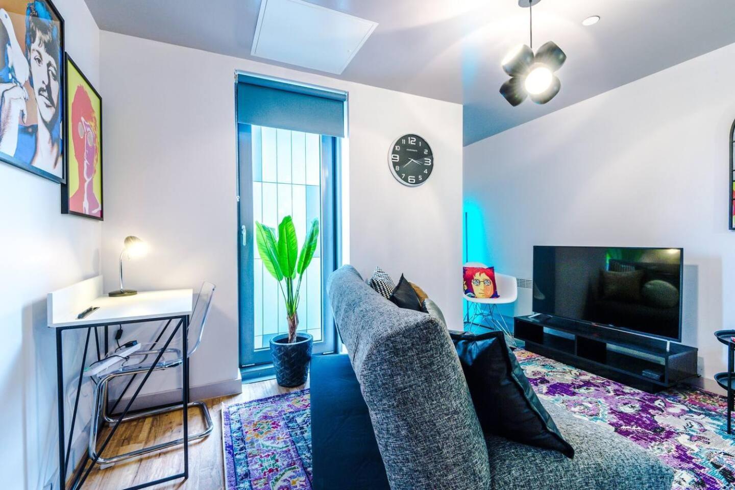 High Reviewed 1-Bed With Parking Central Location Liverpool Buitenkant foto