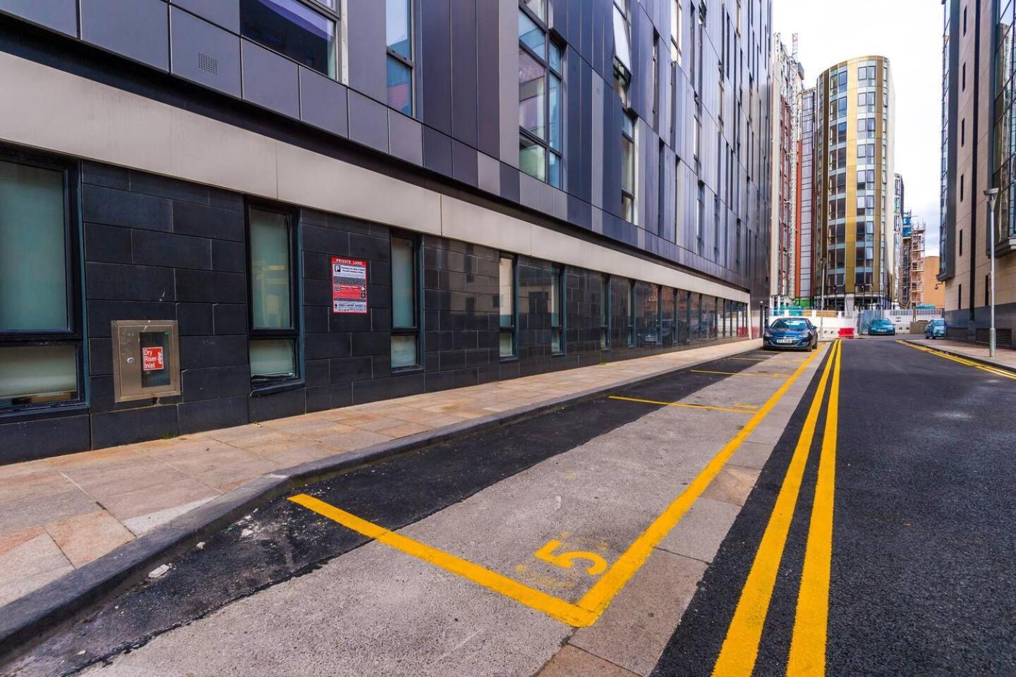 High Reviewed 1-Bed With Parking Central Location Liverpool Buitenkant foto